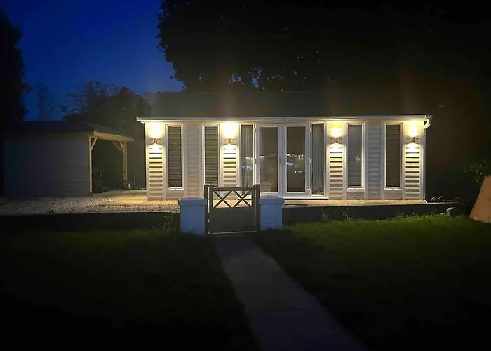 Lovely Studio Cabin. Hot Tub Ex £40 Per Night