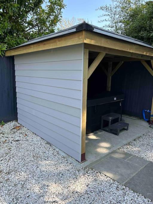 Lovely Cabin. Hot Tub Ex £40 Per Night *